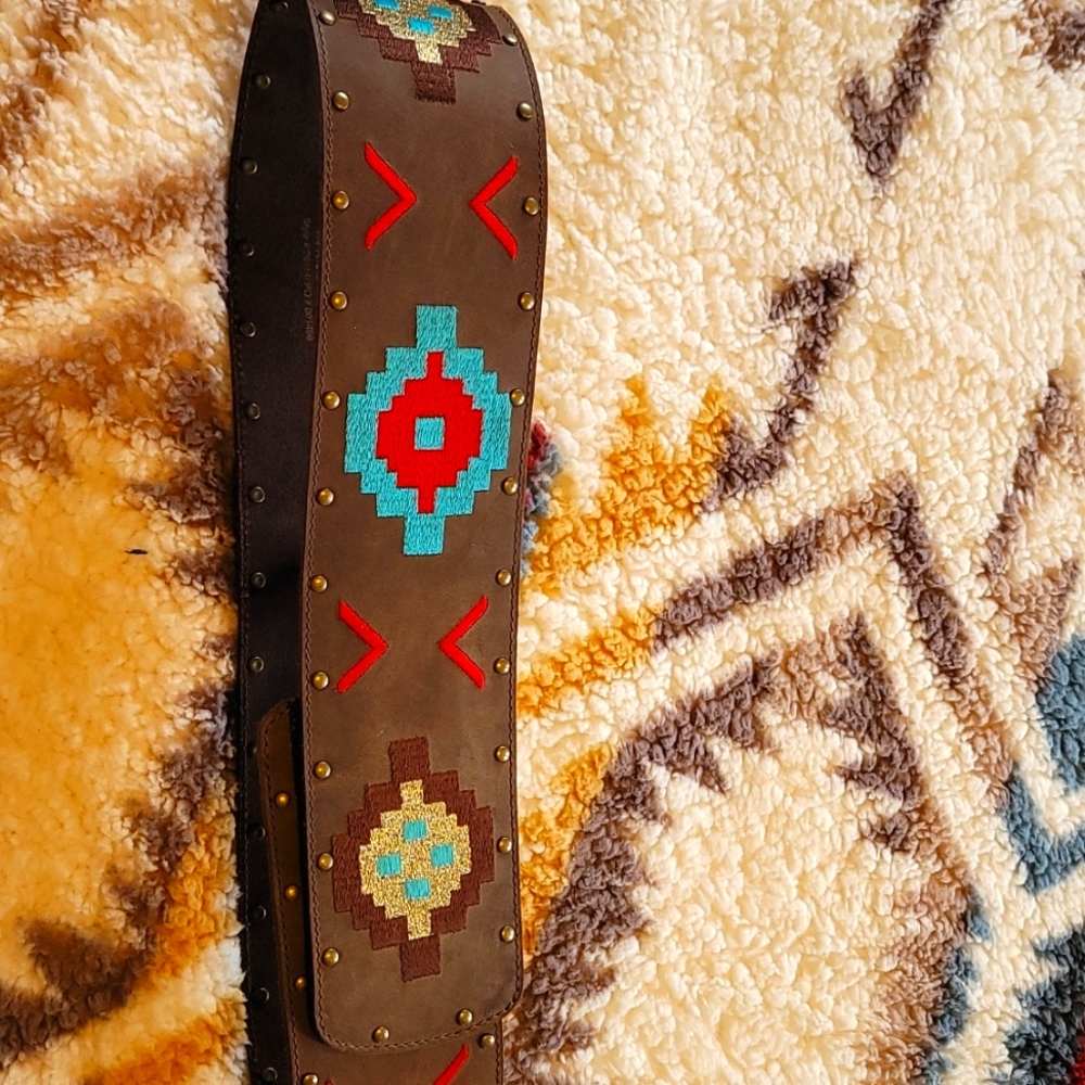 Wide wrap belt